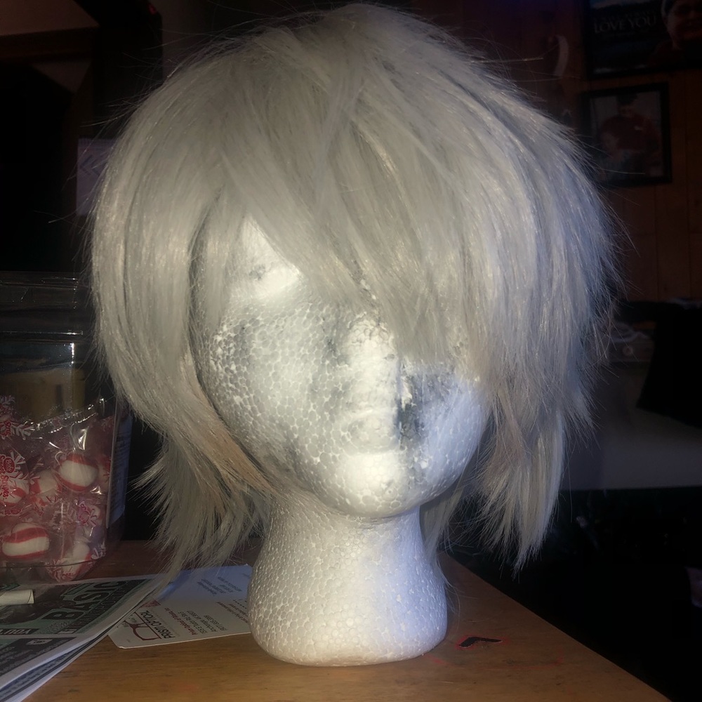 Very thick short white wig cosplay